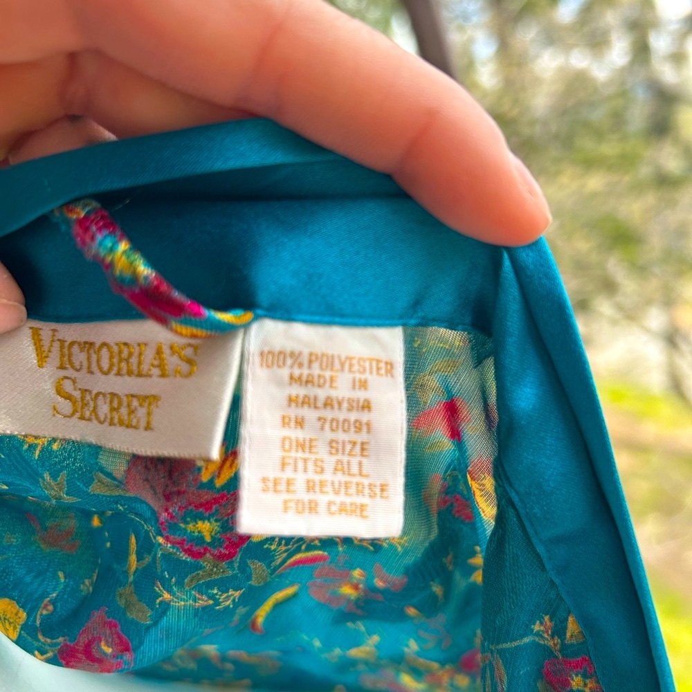 Vintage Victoria's Secret Blue Kimono Robe Intimates - Picture 9 of 9